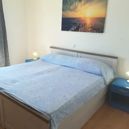 Apartman Leo Brela Buitenkant foto