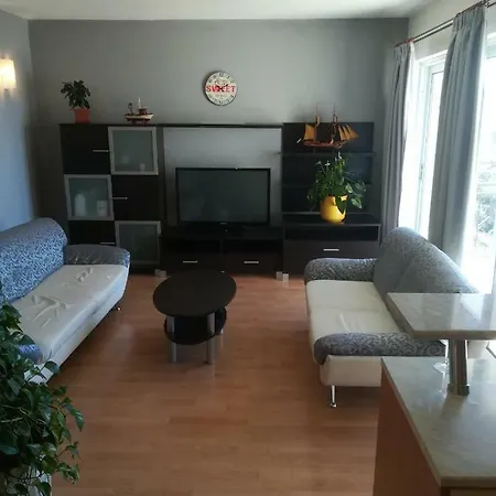 Apartman Leo Brela Buitenkant foto